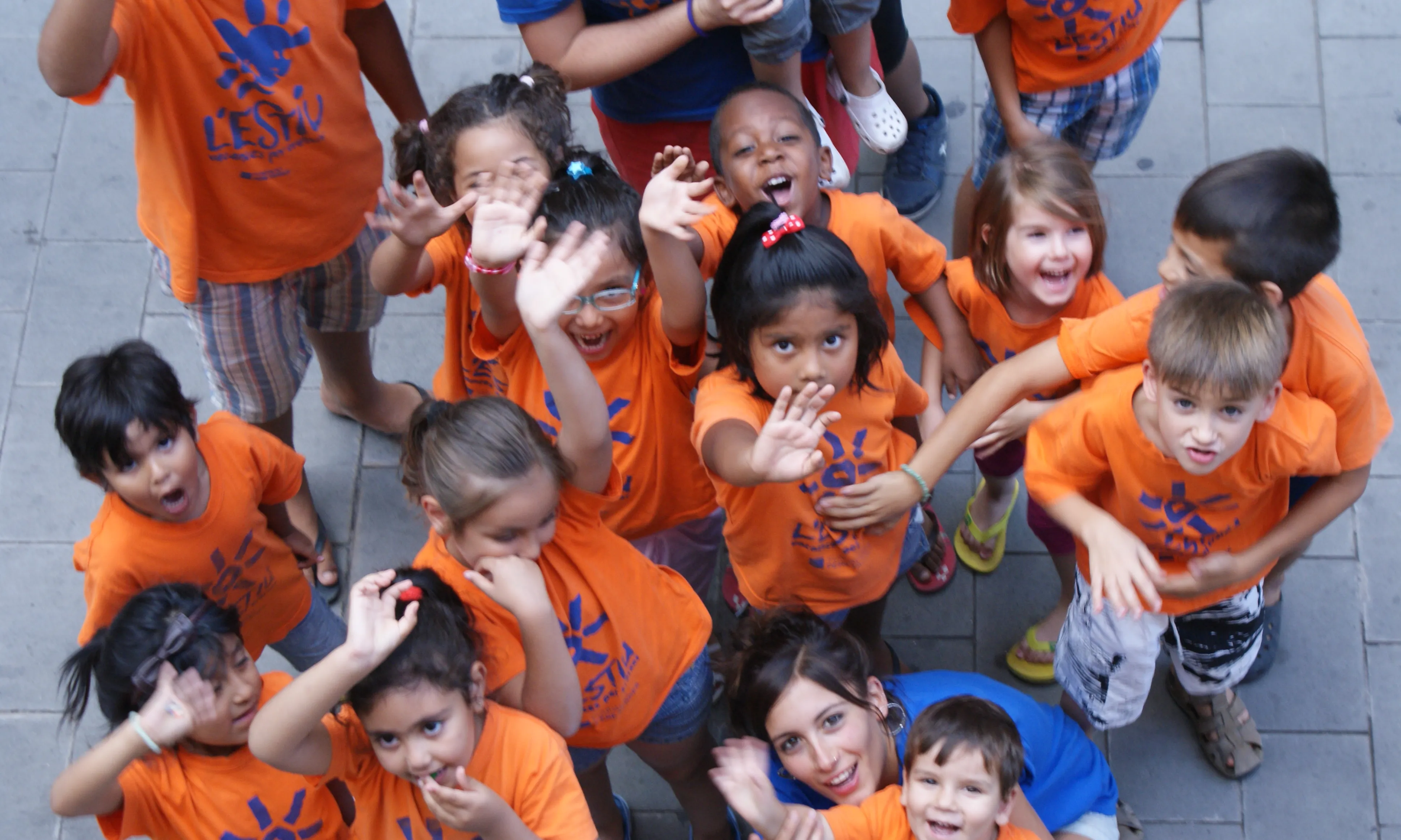 Nenes i nens en una activitat de Can Pedró