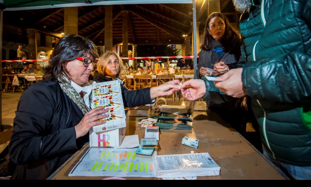 Membres de l'associació en un dels actes organitzats durant el 2016