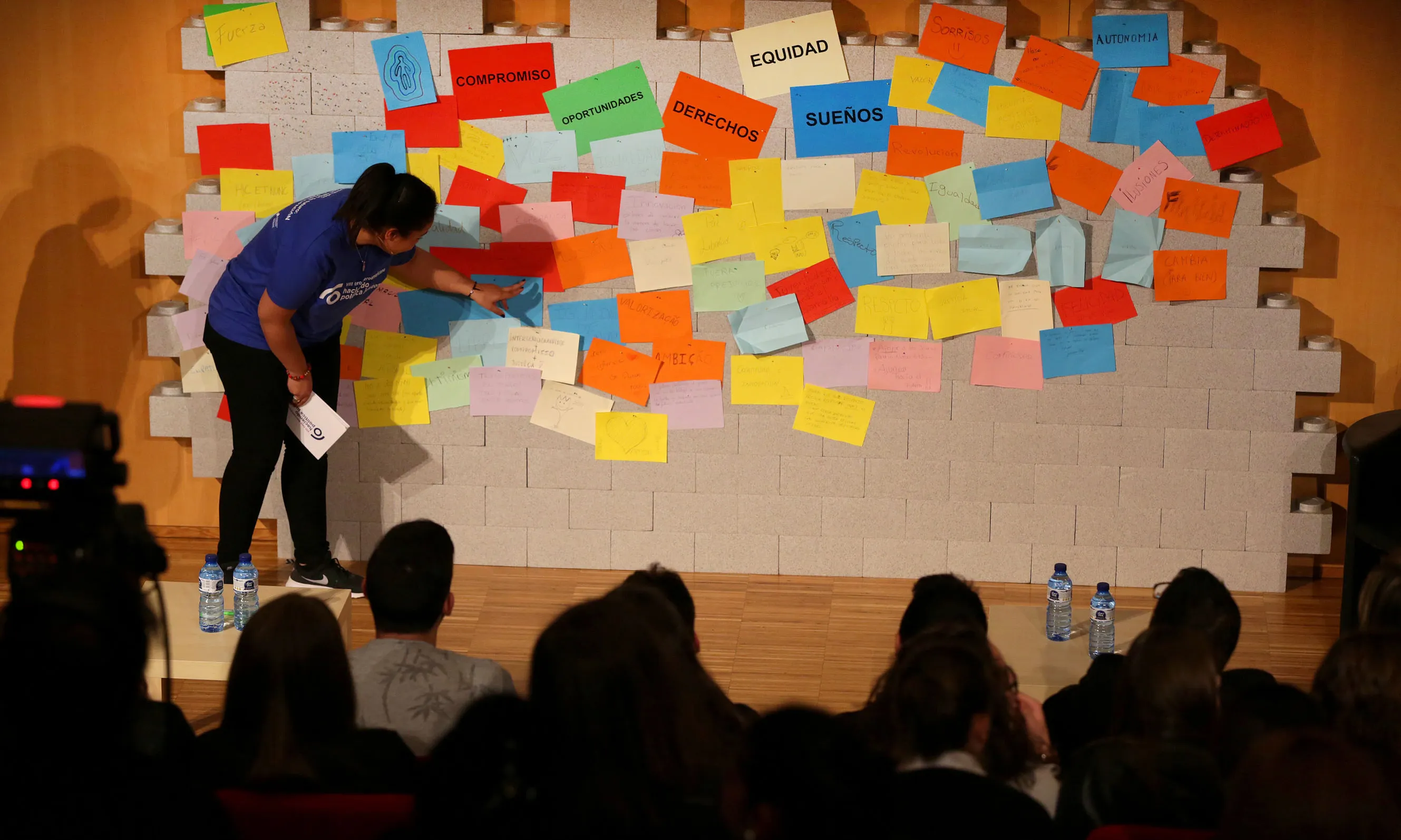 Equitat, oportunitats, drets... algunes paraules reivindicades pels joves durant el foro