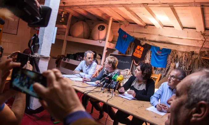 Membres de la plataforma Stop Mare Mortum en la presentació del requeriment