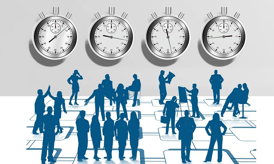 El registre de la jornada horària segueix sent obligatori per a les persones treballadores a temps parcial i per a les que facin hores extraordinàries. Pixabay