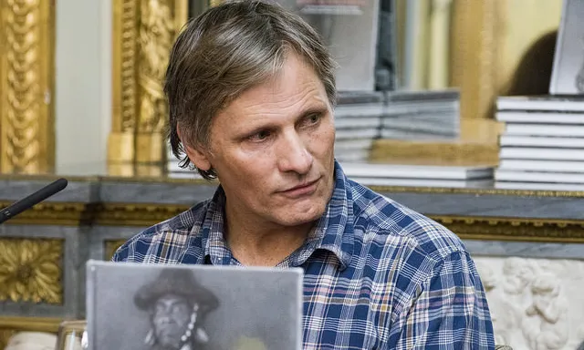 Viggo Mortensen, compromès amb la poesia. 