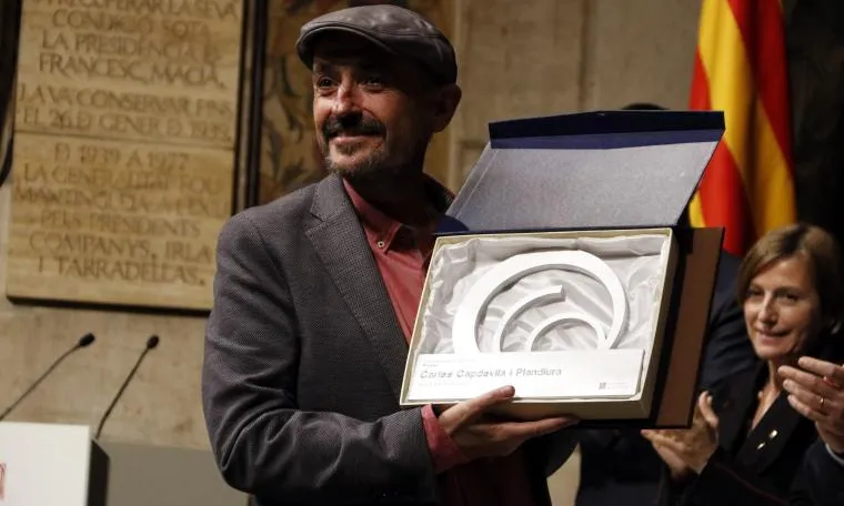 Carles Capdevila recollint el Premi Nacional de Comunicació