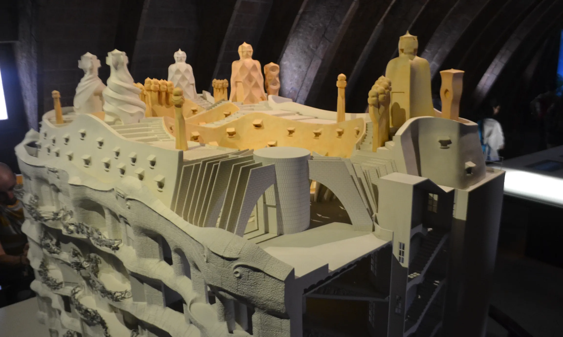 La maqueta de la Pedrera permet que les persones cegues puguin imaginar-se l'edifici a través del tacte