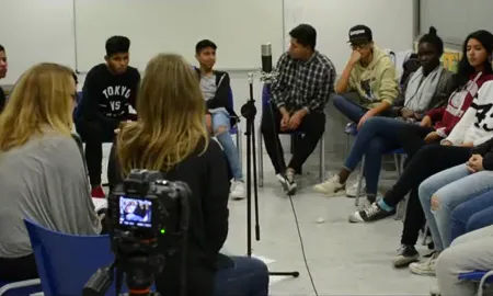 Taller de vídeo teràpia amb l'associació Self-education