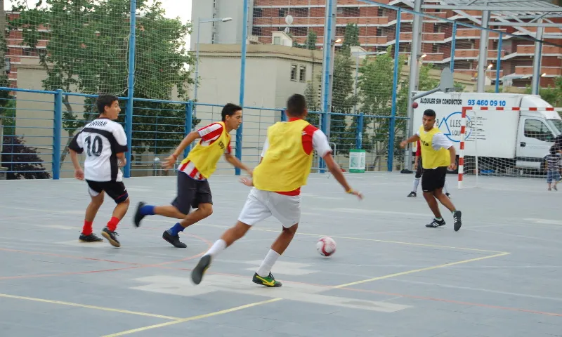 El futbol sala és una de les activitats que formen part del projecte