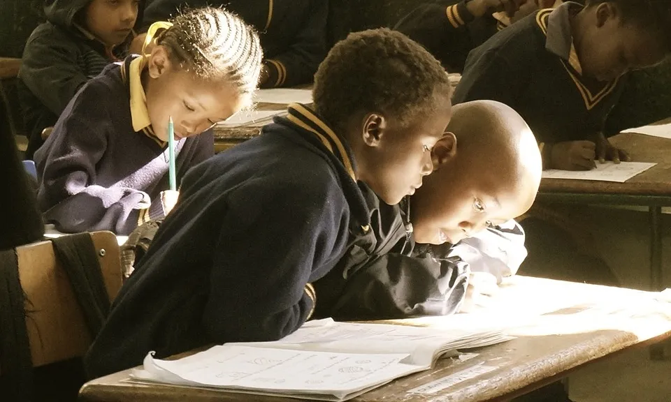 Infants a l'aula