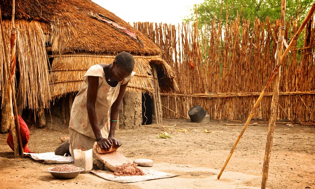 Dona del Sudan del Sud en una zona rural.