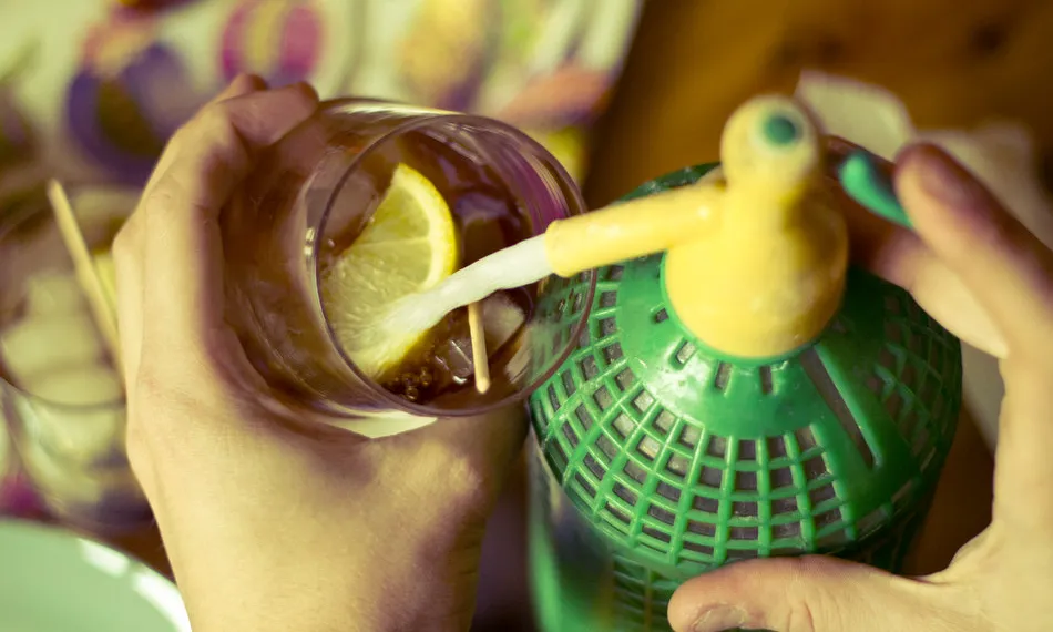 Vermuteneu Solidari a la fresca 