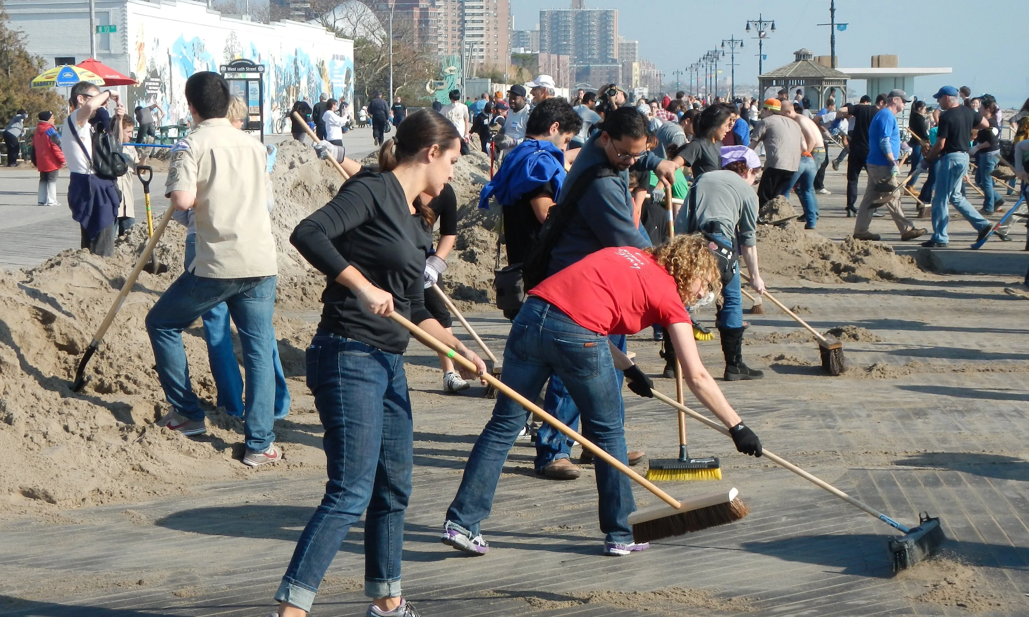 Voluntariat urbà a les ciutats.