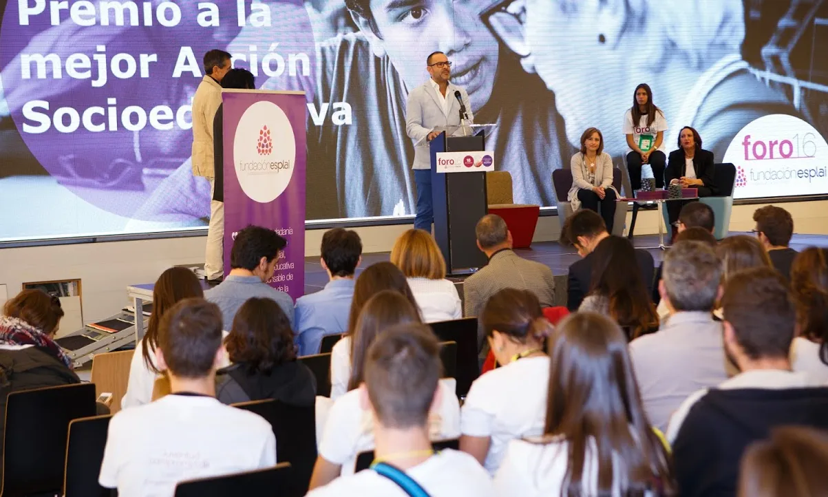 Els Premis a la Ciutadania Compromesa, convocats per Fundació Esplai, arriben enguany a la vuitena edició.