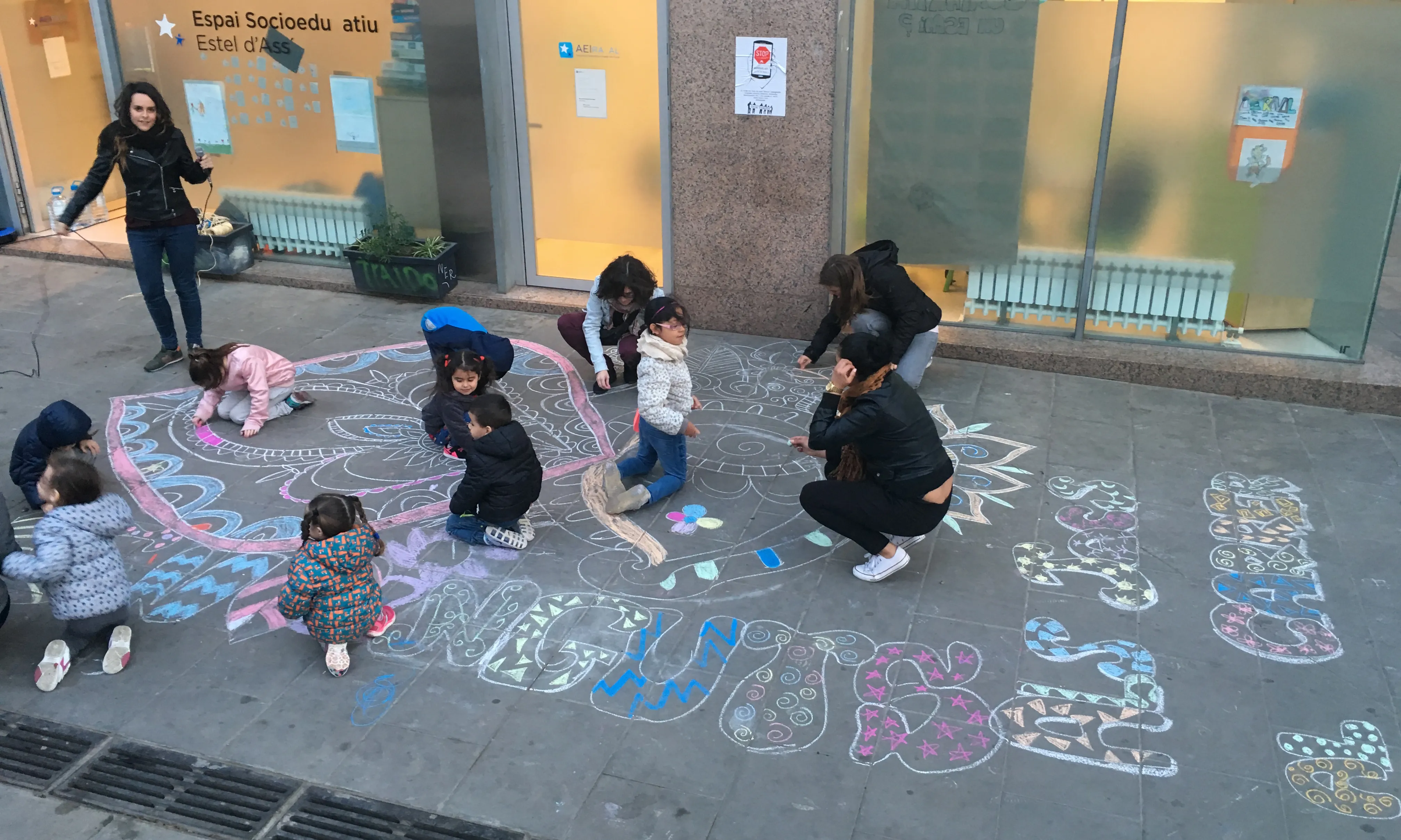 Jocs al carrer, una activitat d'AEIRaval