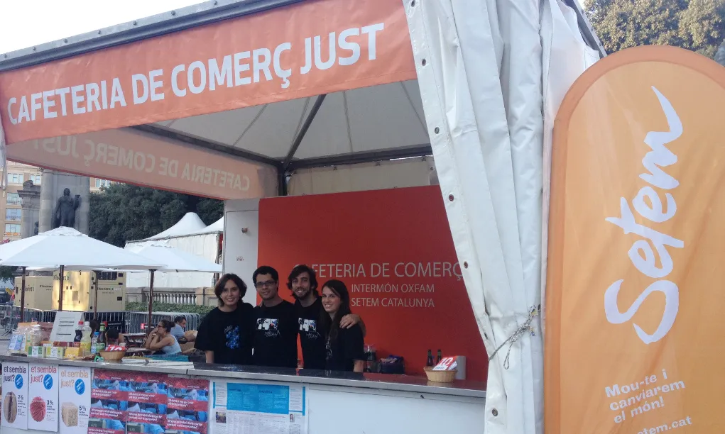 Un any més, la ciutadania podrà apropar-se a la cafeteria de Comerç Just  organitzada a la Plaça Catalunya durant les Festes de la Mercè.