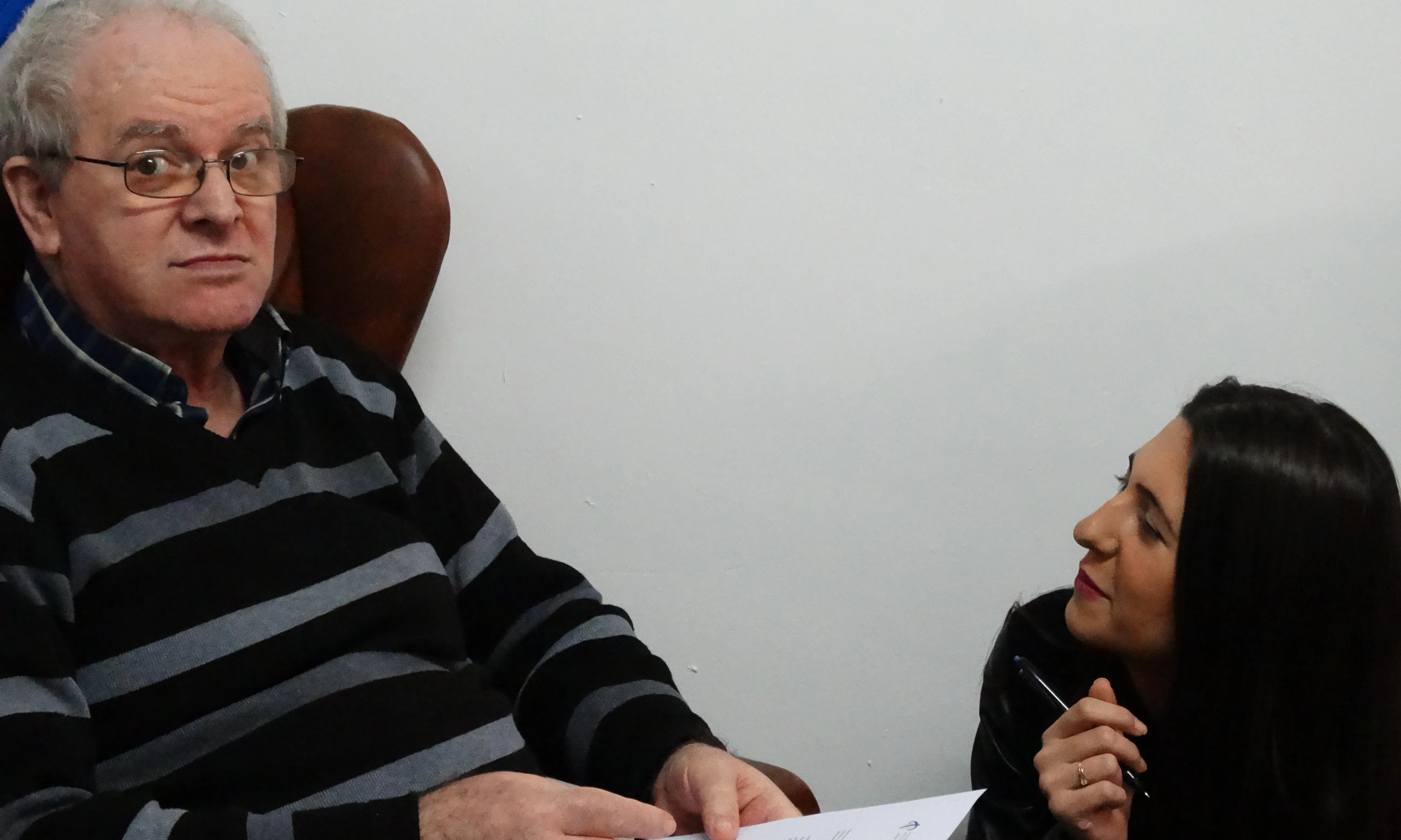 La Claudia, voluntària de la FNSDA amb el Gabriel, usuari de la Fundació