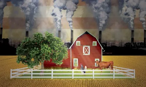 Sustainable centra la narració en un granger que veu com la terra i la comunitat es veuen amenaçades per la mateixa indústria agrària