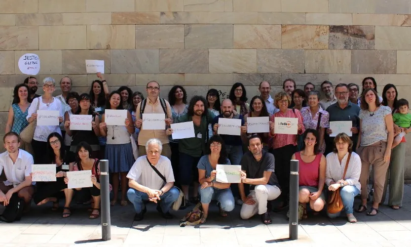 Membres del Centre Delàs d'Estudis per la Pau i Lafede.cat.