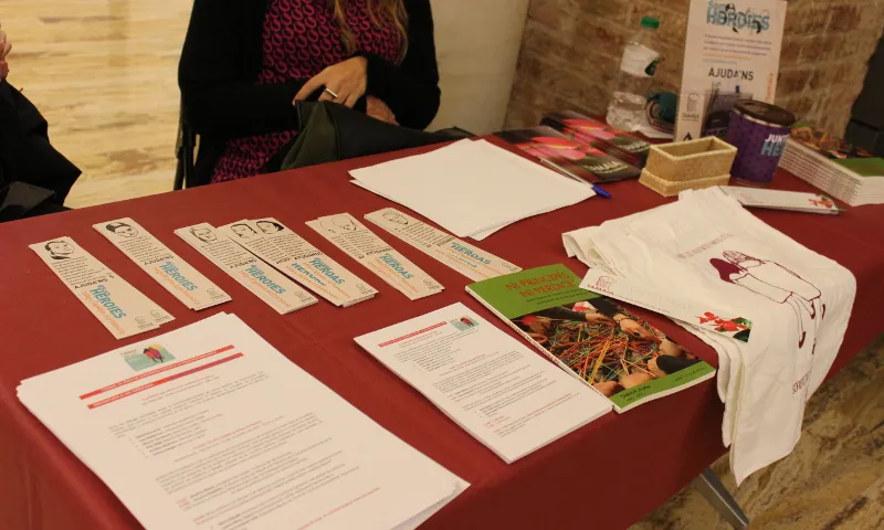 Taula d'inscripció de la jornada "Tamaia: 25 anys filant polítiques feministes"