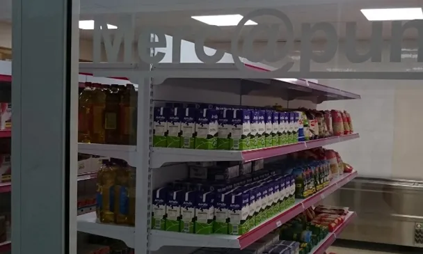 El nou punt de distribució d'aliments, al mercat dels Merinals