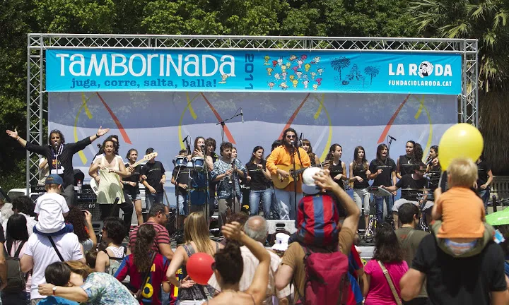 La Roda organitza cada any La Tamborinada, on els infants participen a través dels esplais