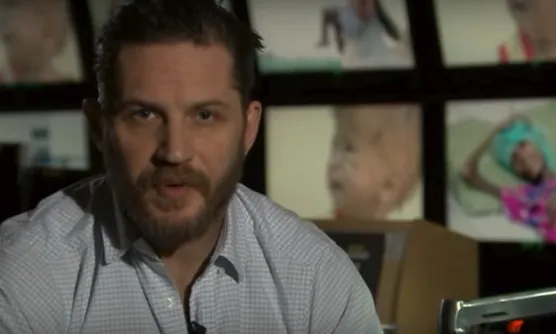 L'actor Tom Hardy opta als "premis rovellats" per la seva campanya plena de tòpics.