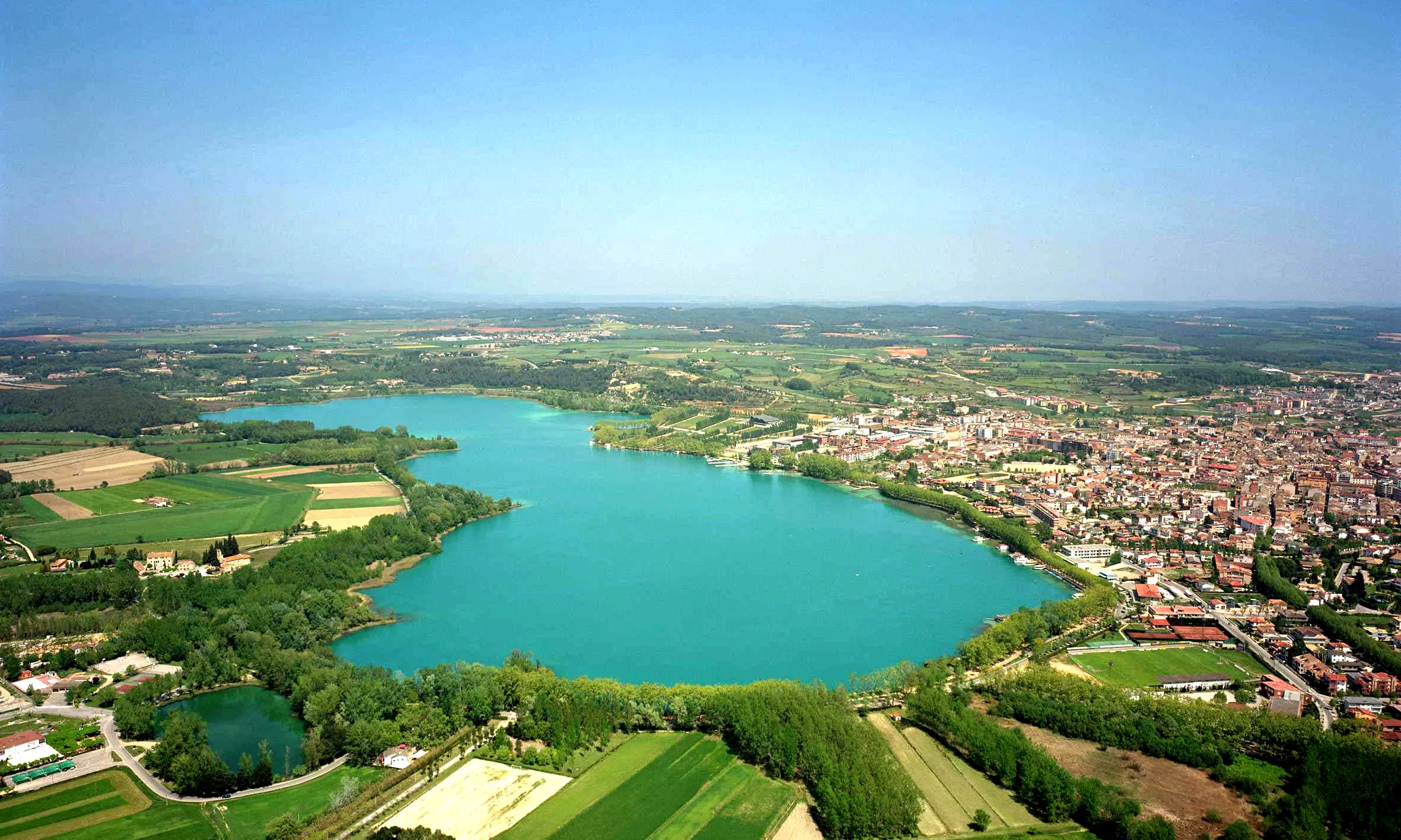 Imatge àrea de Banyoles i l'estany