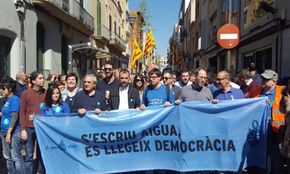 Els moviments socials per l'aigua reclamen el dret humà a l'aigua a escala local, europea i mundial 