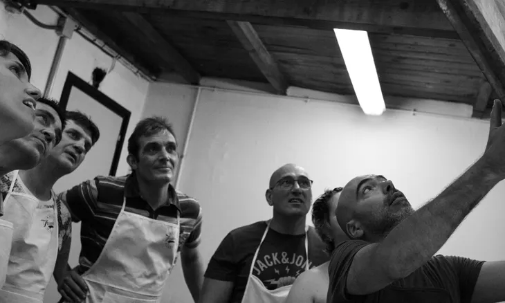 Taller de serigrafia en el projecte Printing Freedom, que s'emmarca en el Projecte David
