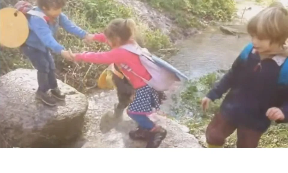 Nens i nenes de l'escola del Bosc de Rubió