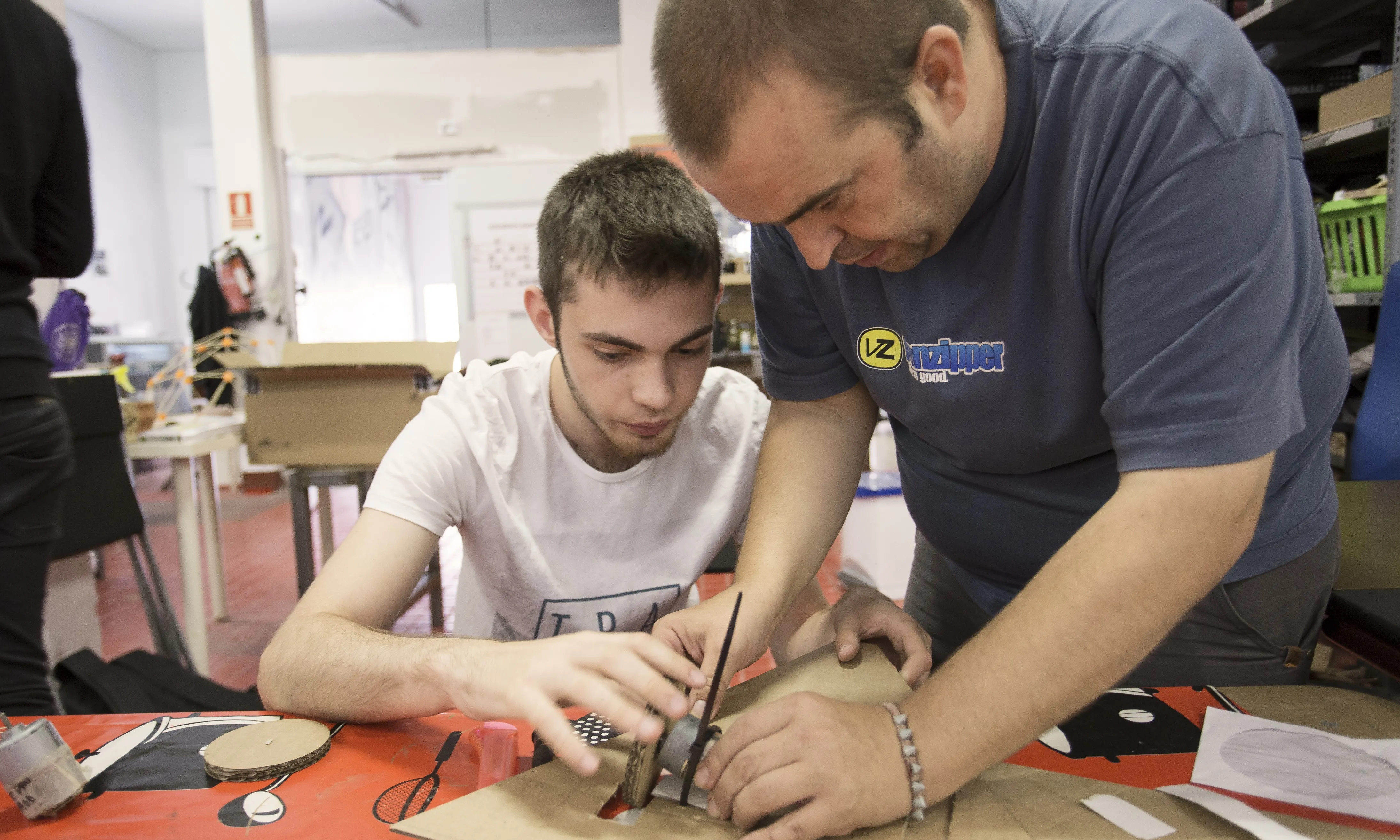 Les persones voluntàries poden desenvolupar tasques ben diferents al programa Breakers