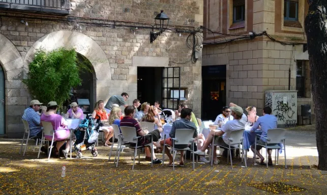 Les terrasses, un dels punts que segons les entitats veïnals degraden l'espai públic i el fan menys accessible.