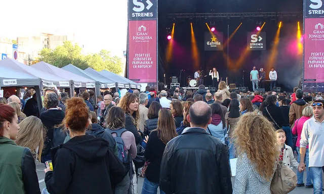 La Fira d'Entitats de Voluntariat de Girona coincideix amb el festival Strenes.
