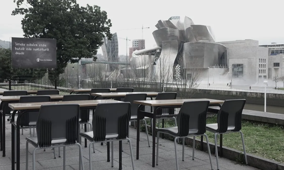 Una aula buida simbòlica a Bilbao