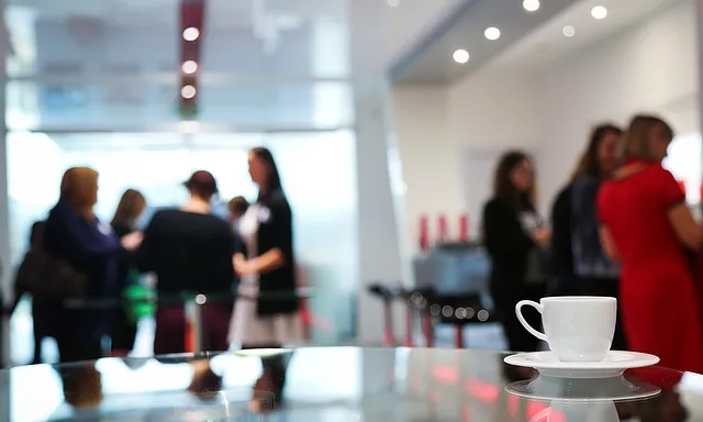 Pausa per a cafè en una conferència.