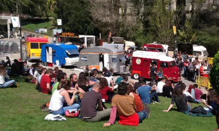 'Foodtrucks' a la UAB, els camions de menjar que s'instal·len durant la Setmana saludable i sostenible
