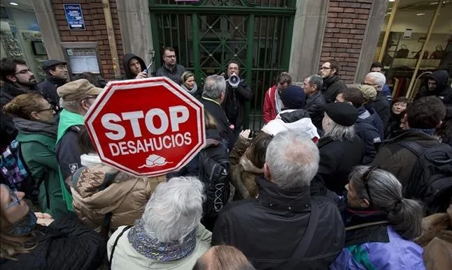 Veïnat organitzat per aturar un desnonament