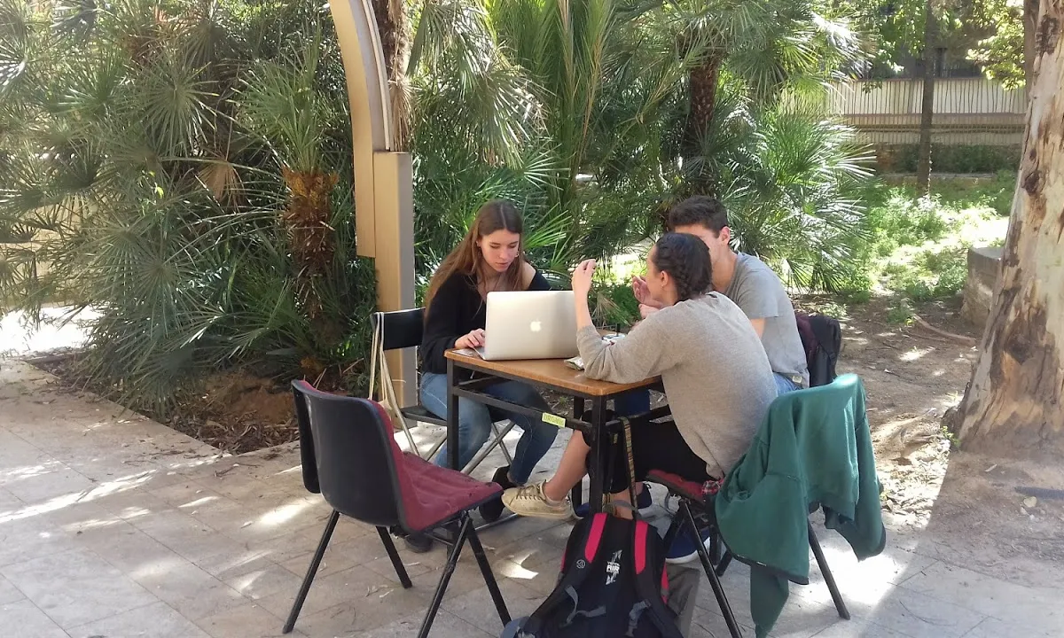 L'objectiu és que el Casal sigui un espai de trobada i activitats per a tot el jovent del barri.