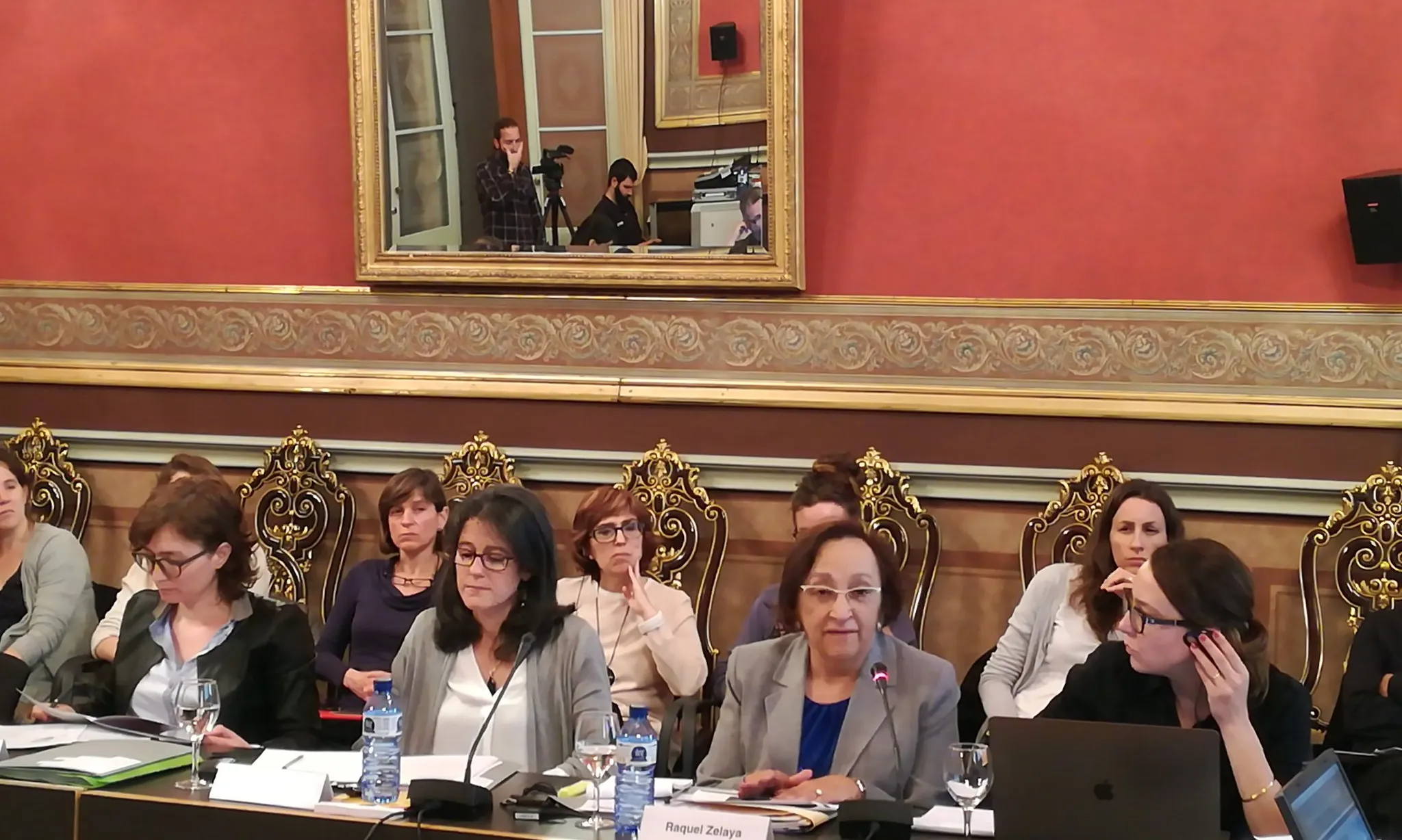Interventores escolten altres ponents