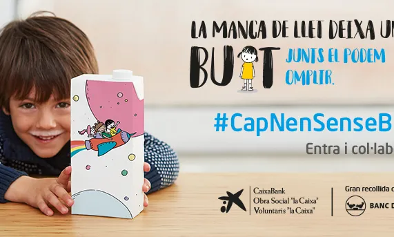 Nen amb bigoti de llet