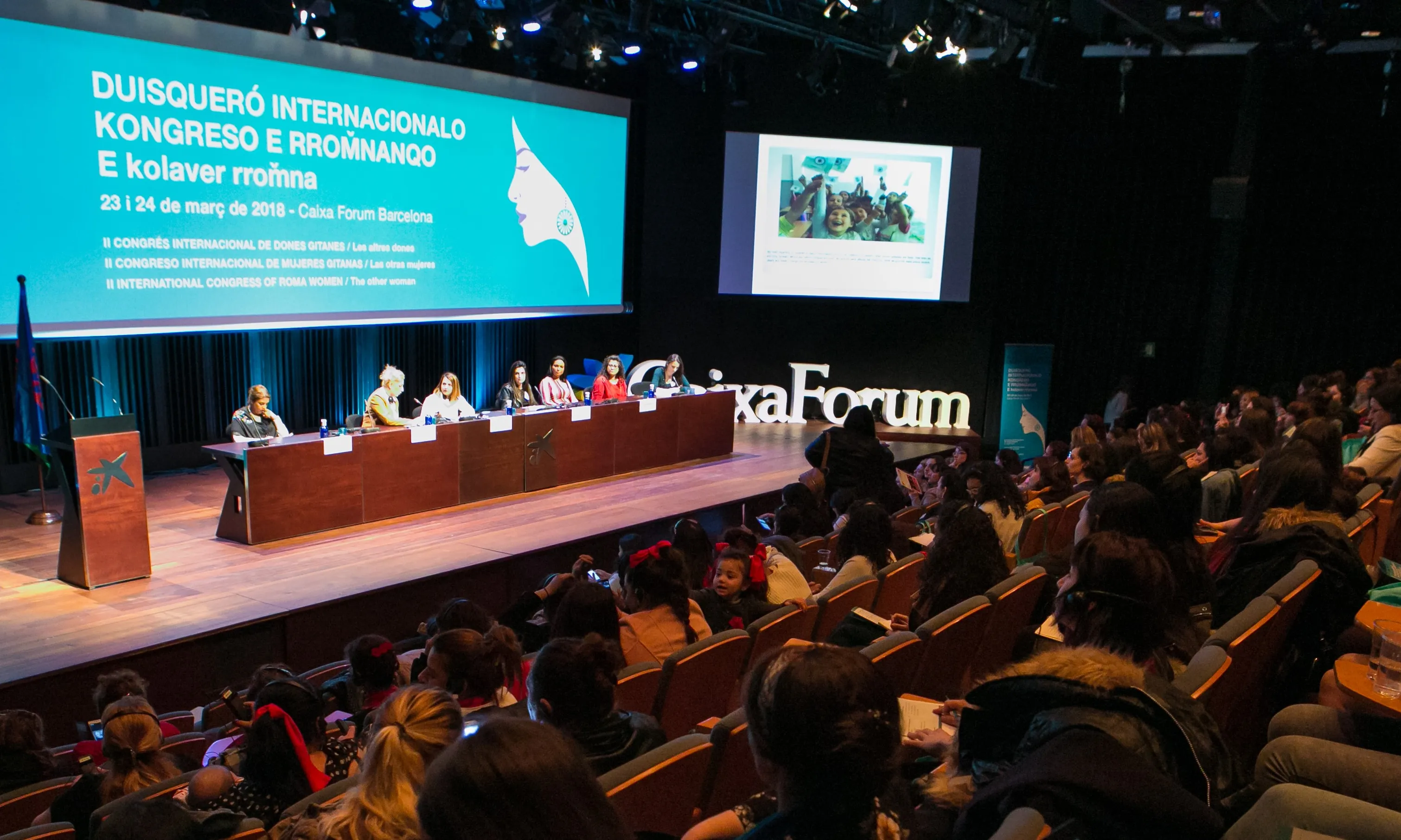 El II Congrés Internacional de les Dones Gitanes ha aplegat 350 dones