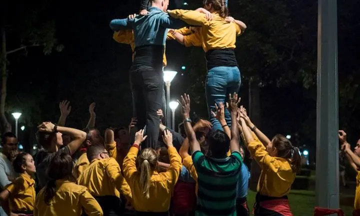 Els castellers de Sydney assajant al Hyde Park