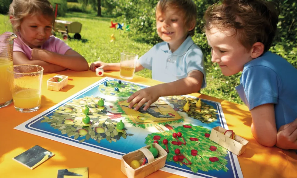 'El Frutal' és un joc cooperatiu per a infants a partir dels tres anys
