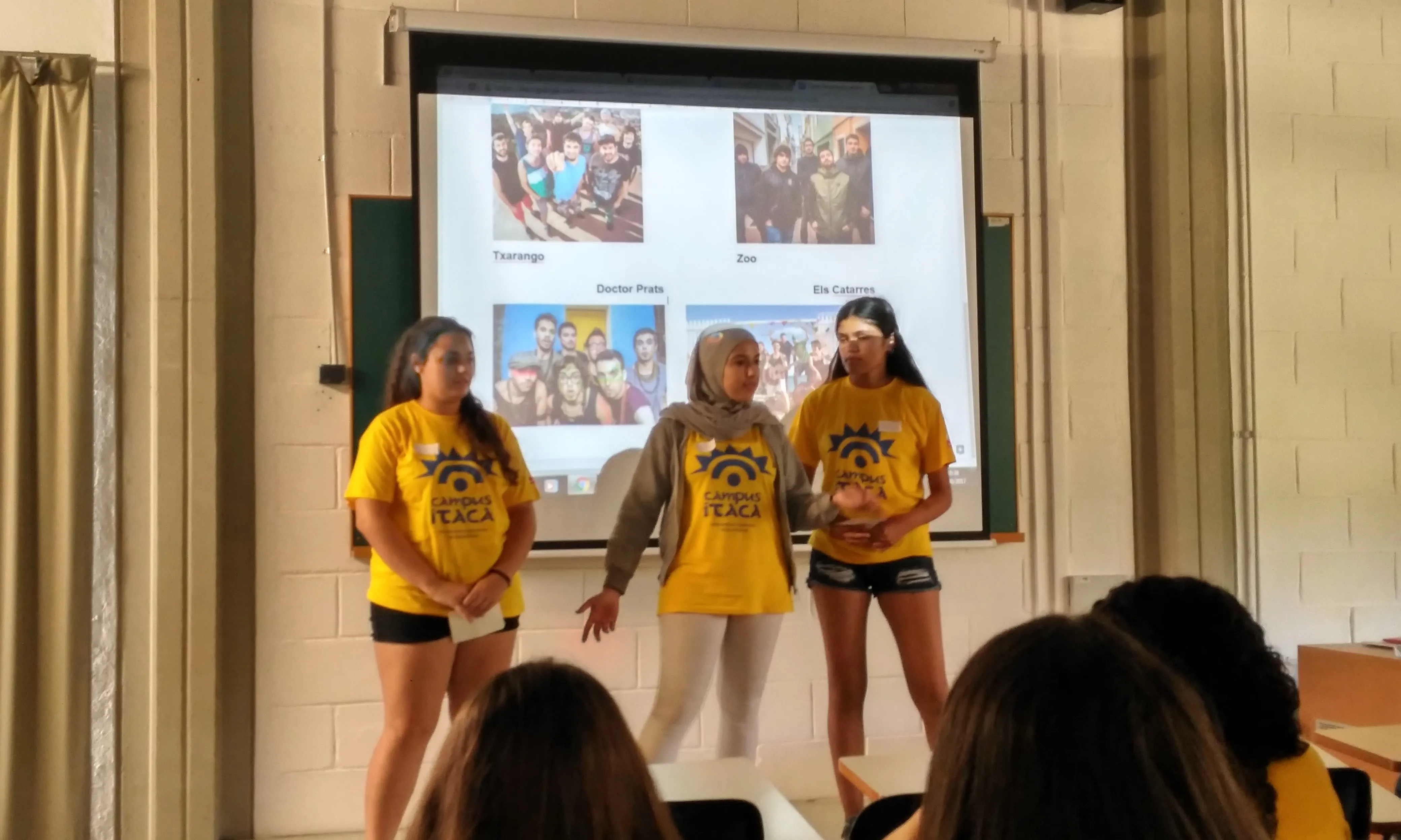 Activitat a una facultat.