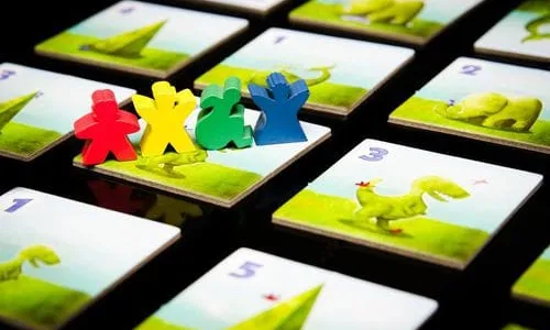 Algunes versions del joc de taula 'Topiary' inclouen 'meeples' diversos