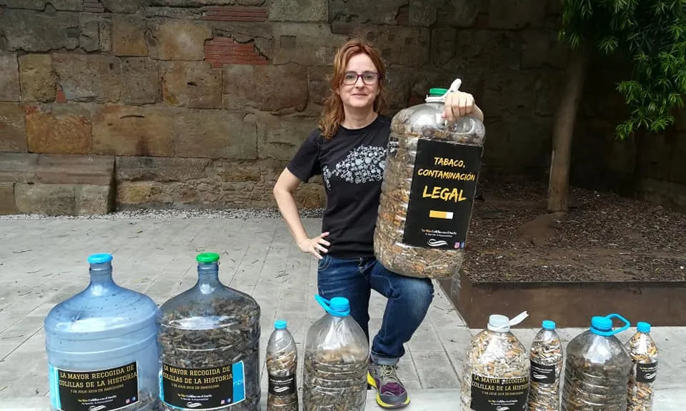 Des de fa un anys grups de voluntaris i voluntàries surten pels carrers de la ciutat a recollir burilles