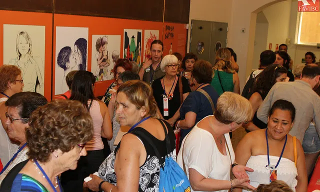 El concurs "Les dones i els barris" s'adreça a dones majors de 16 anys, que hi poden participar amb microrelats d'entre 150 i 300 paraules