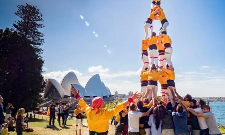 Els castellers de Sydney durant una actuació.  