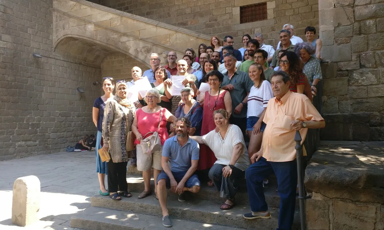 Una vuitantena d'entitats del Raval signen un compromís comunitari per un barri lliure de tràfic de drogues