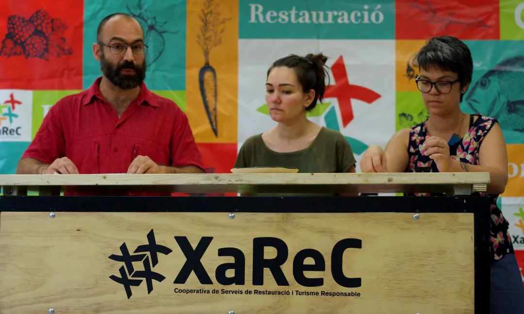 Membres de  la XAREC en la presentació del 'Manifest pel turisme i l’hostaleria responsables'