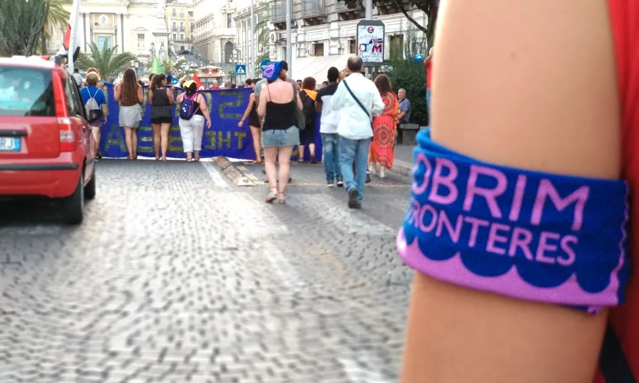 Manifestació Obrim Fronteres