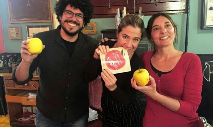 El llibre va sortir publicat per Sant Jordi, amb el pròleg d'Ada Parellada